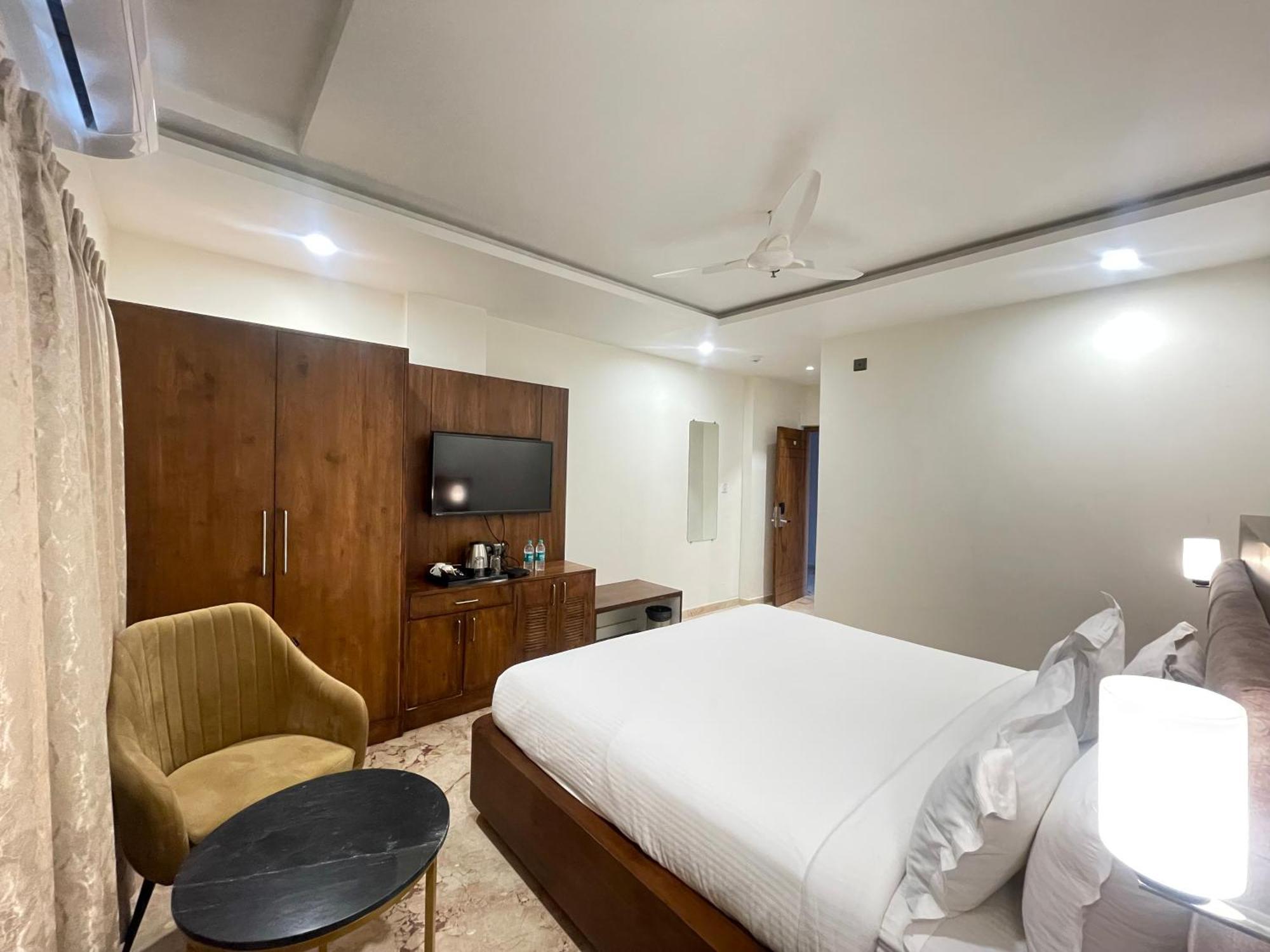 Hotel Seasons Sajjangarh Udaipur Exterior foto